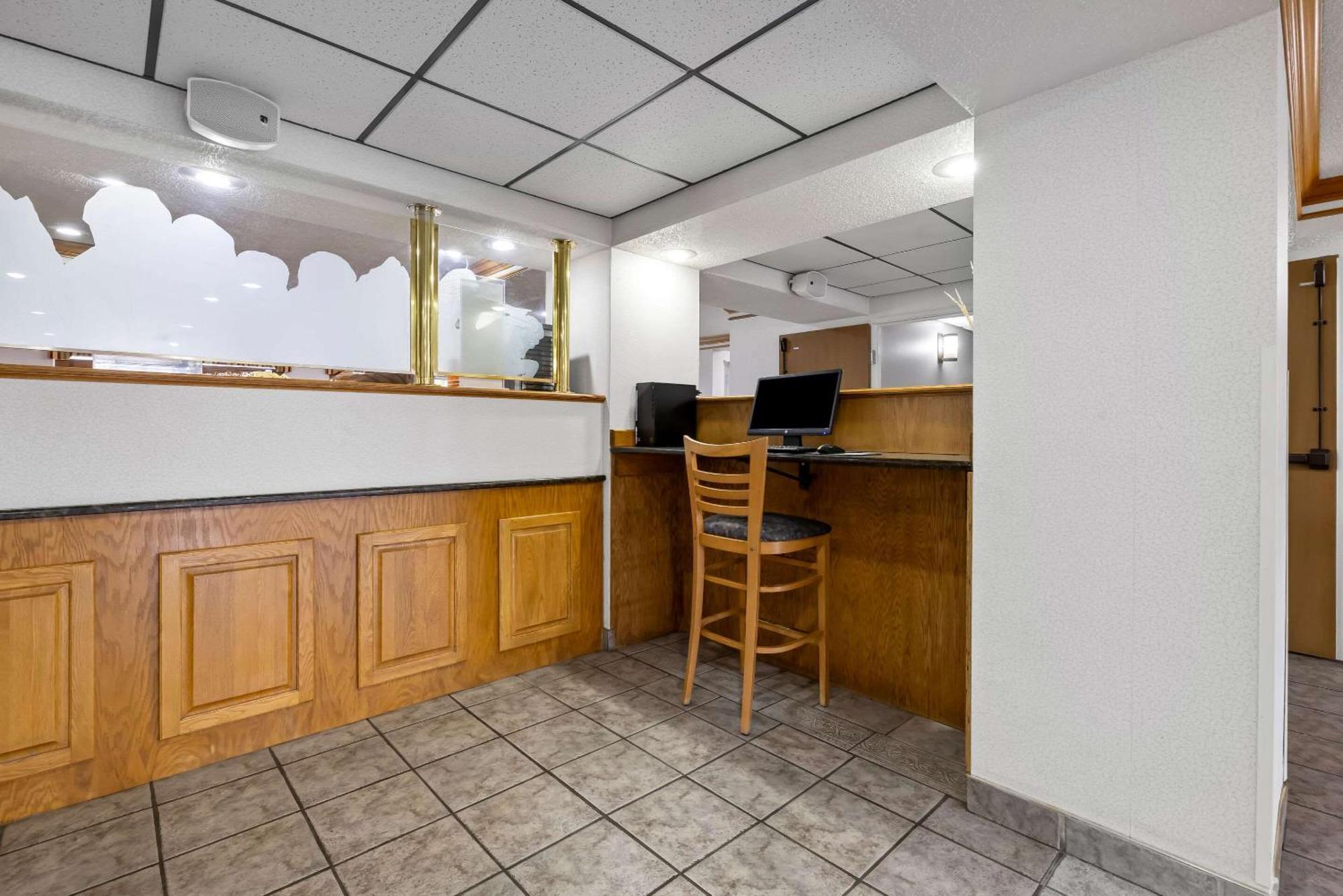 Quality Inn Near Monument Health Rapid City Hospital Екстериор снимка