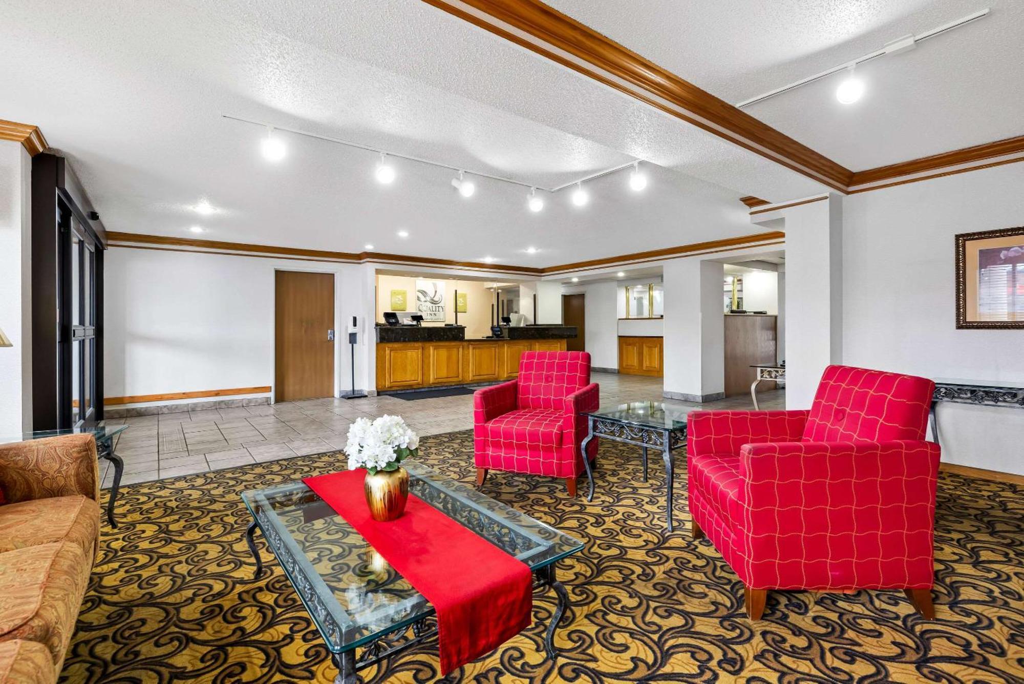Quality Inn Near Monument Health Rapid City Hospital Екстериор снимка