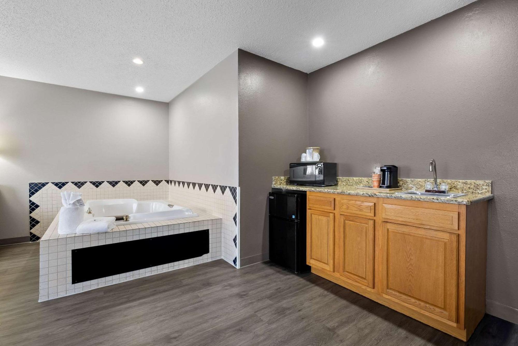 Quality Inn Near Monument Health Rapid City Hospital Екстериор снимка