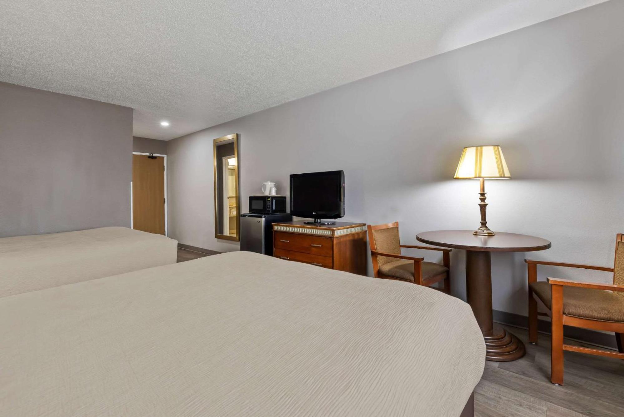 Quality Inn Near Monument Health Rapid City Hospital Екстериор снимка