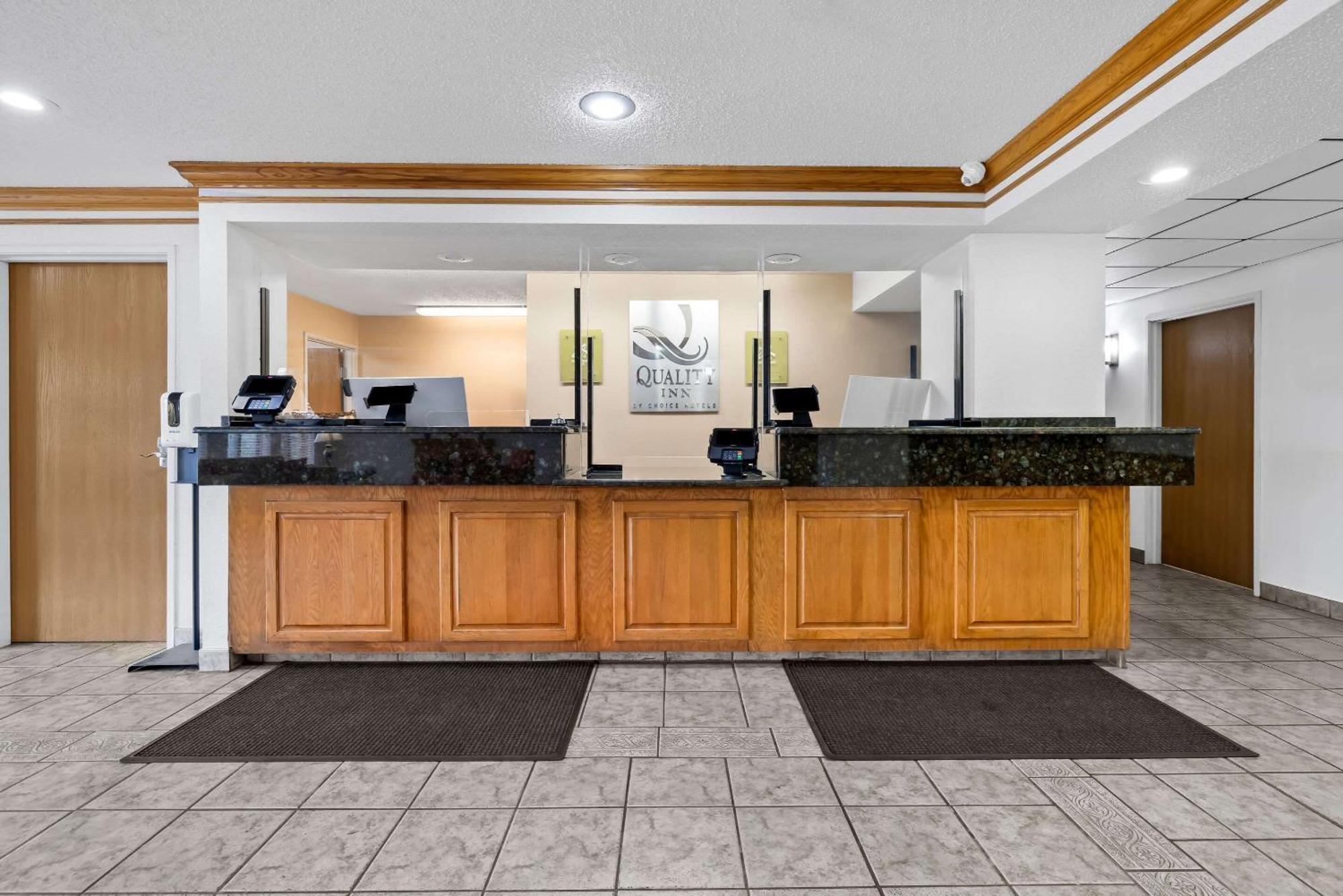 Quality Inn Near Monument Health Rapid City Hospital Екстериор снимка